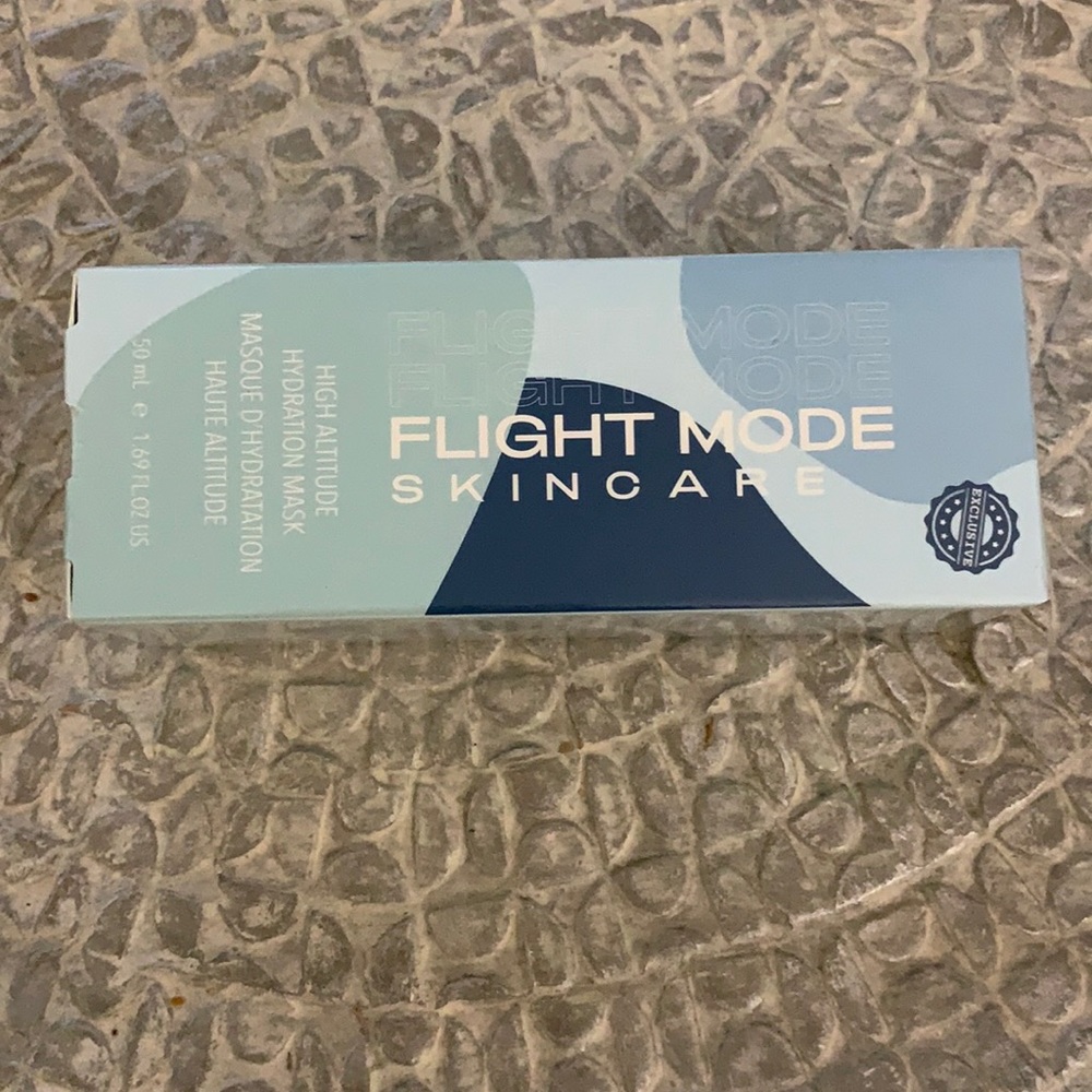 Flight Mode HIGH-ALTITUDE HYDRATION MASK
